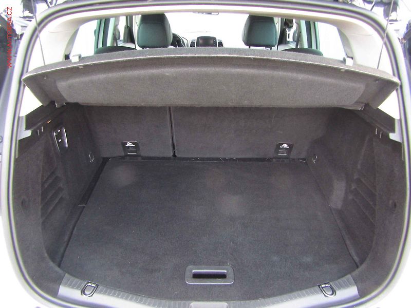 Renault Scénic (2019) 1.8DCi, servis.kniha - fotka 7 z 20