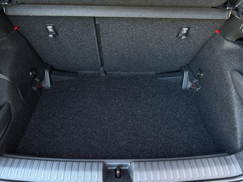 Škoda Kamiq 1.5TSi DSG Monte Carlo 150PS M - fotka 44 z 47