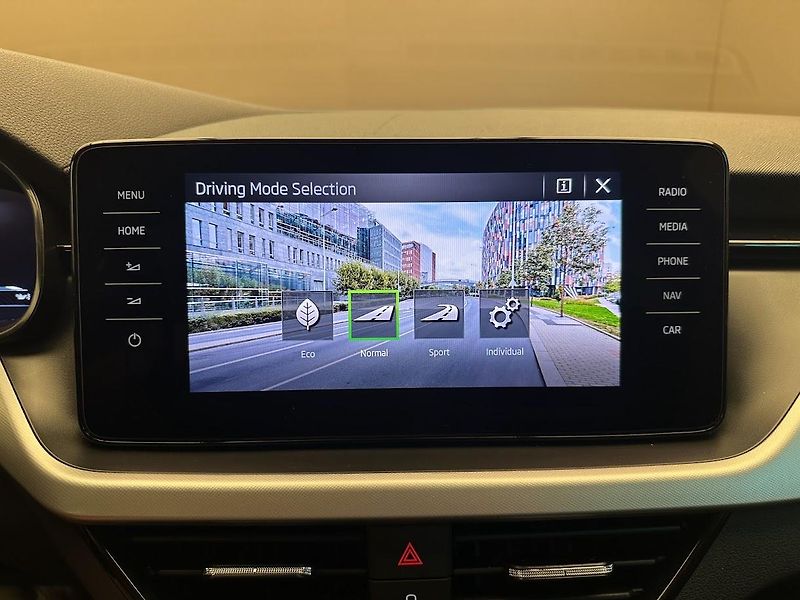 Škoda Scala (2021) 1.0 TSI Ambition (EU6AP) 70 kW - fotka 19 z 20