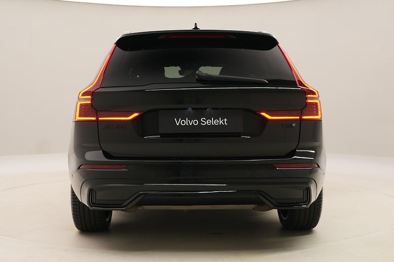 Volvo XC60 T8 AWD RECHARGE BLACK EDITION - fotka 12 z 64