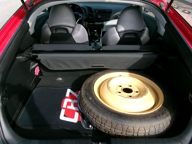 Honda CR-Z (2011) 1,5i VTEC HYBRID AC ALU - fotka 13 z 25