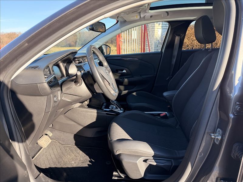Opel Corsa 1,2 74kW AUTOMAT,NAVI,PANO,LED - fotka 9 z 44