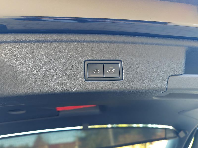Volkswagen Touareg (2022) ČR, 1.majitel, tažné, servis - fotka 10 z 38
