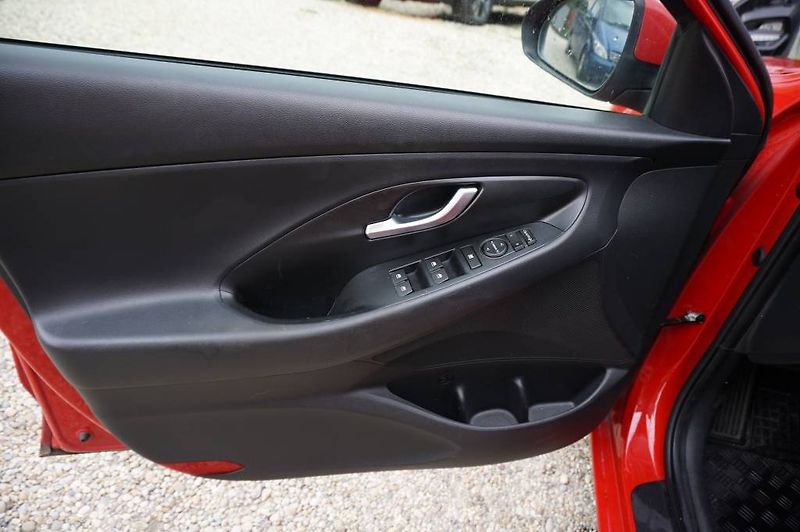 Hyundai i30 (2019) 1,4     103KW      1,Majitel - fotka 9 z 32