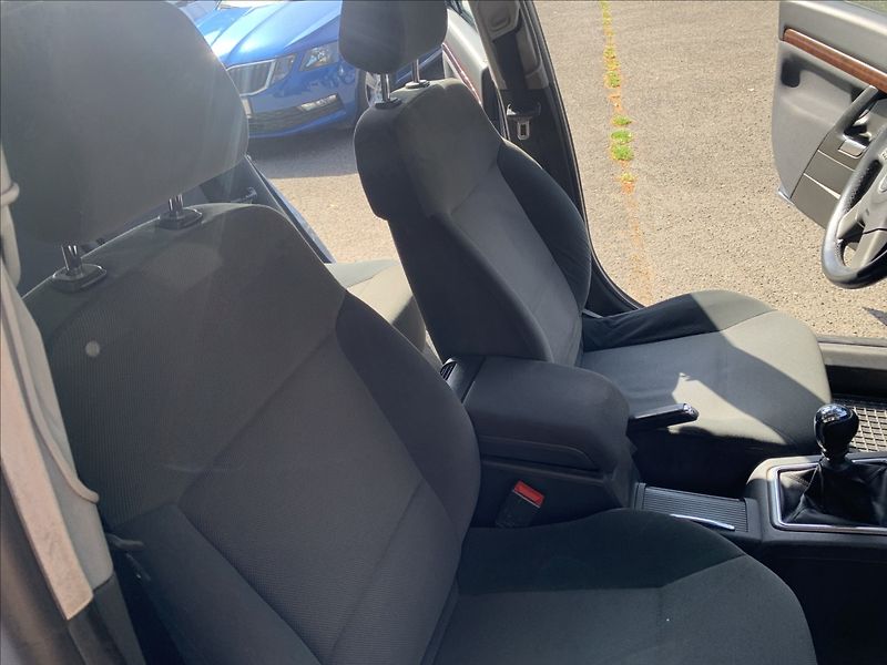 Opel Vectra 2,2 DTI - fotka 14 z 16
