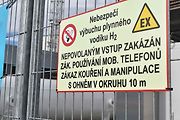 Uvnitř oploceného areálu platí opravdu přísný režim