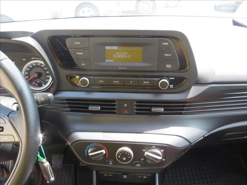 Hyundai Bayon 1,0 tGDI 74kW Comfort Club ČR - fotka 16 z 22