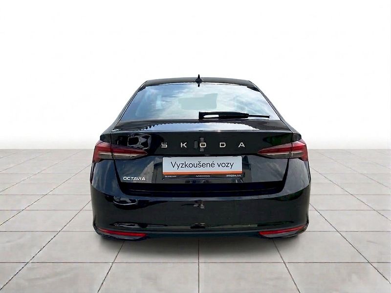 Škoda Octavia (2024) TOP SELEC TD 110/2.0 A7F - fotka 30 z 32