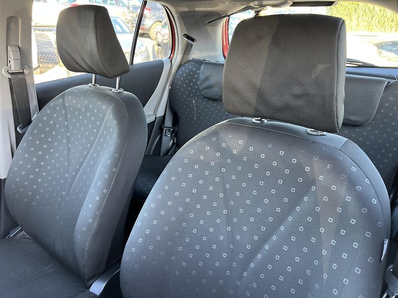 Toyota Yaris 1.0i 51KW KLIMA PŮVOD ČR  - fotka 10 z 38