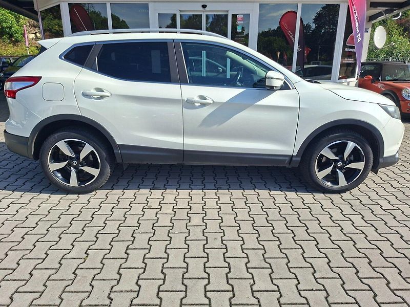 Nissan Qashqai (2017) 1.5dCi 81kW 6MAN -VÝBAVA! - fotka 9 z 42