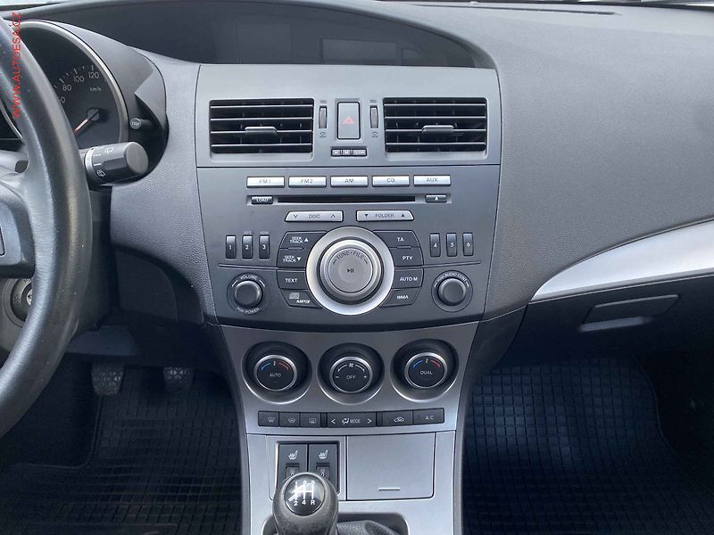 Mazda 3 (2009) 1.6i, Xenon, výhřev.sed - fotka 12 z 16