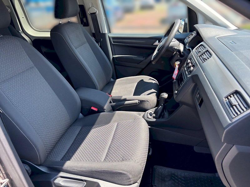 Volkswagen Caddy (2017) Kombi 1,2 TSI - fotka 23 z 30