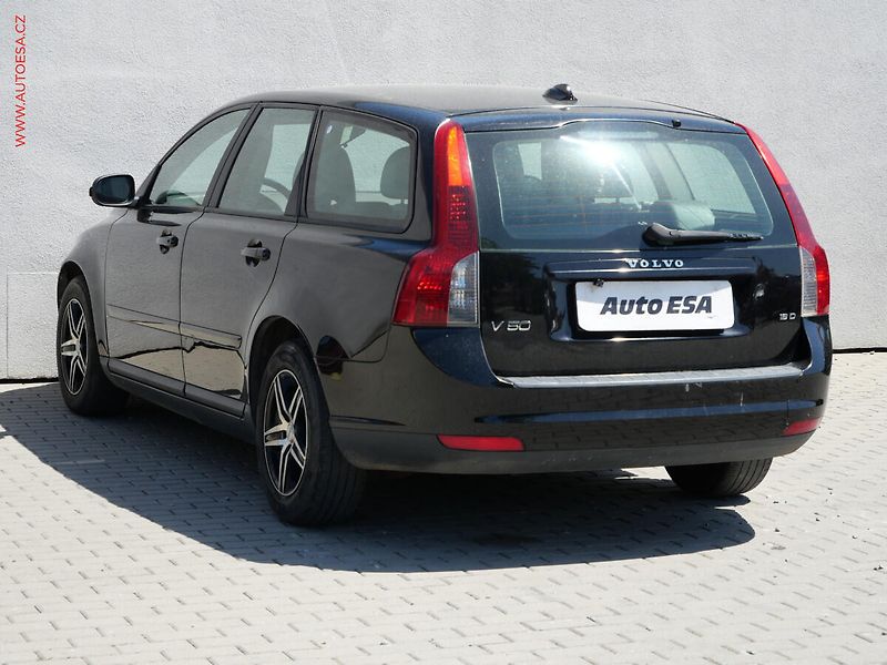 Volvo V50 (2008) 1.6D, AC, výhřev sed - fotka 6 z 19