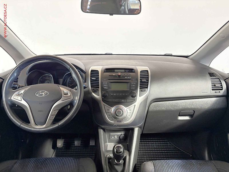 Hyundai ix20 (2019) 1.6 VVTi, Trikolor - fotka 8 z 14