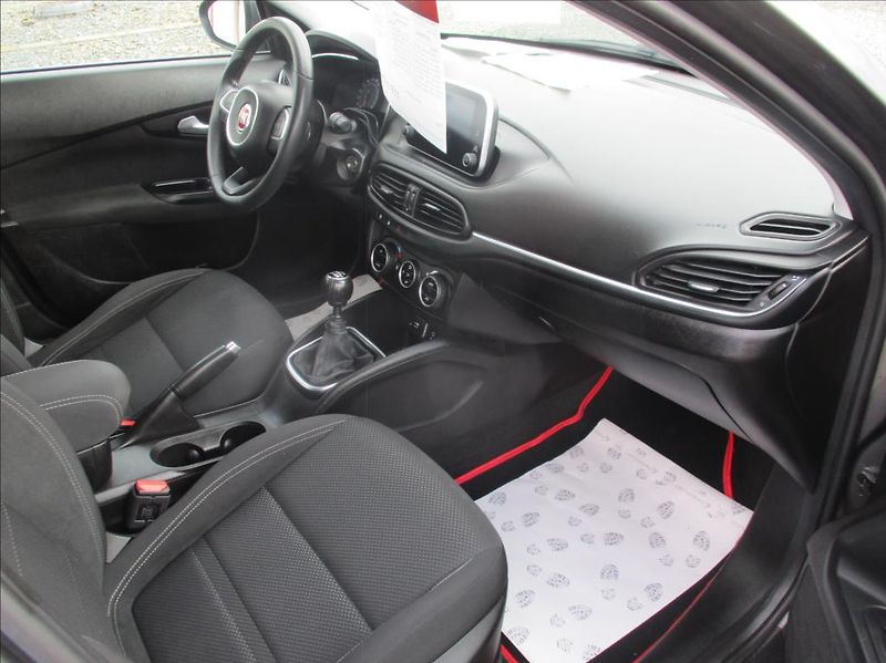 Fiat Tipo 1,4 i 16V, digiklima,Zamluven - fotka 9 z 40