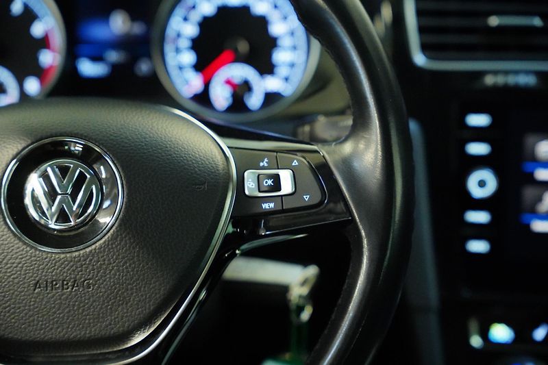 Volkswagen Golf - fotka 18 z 28