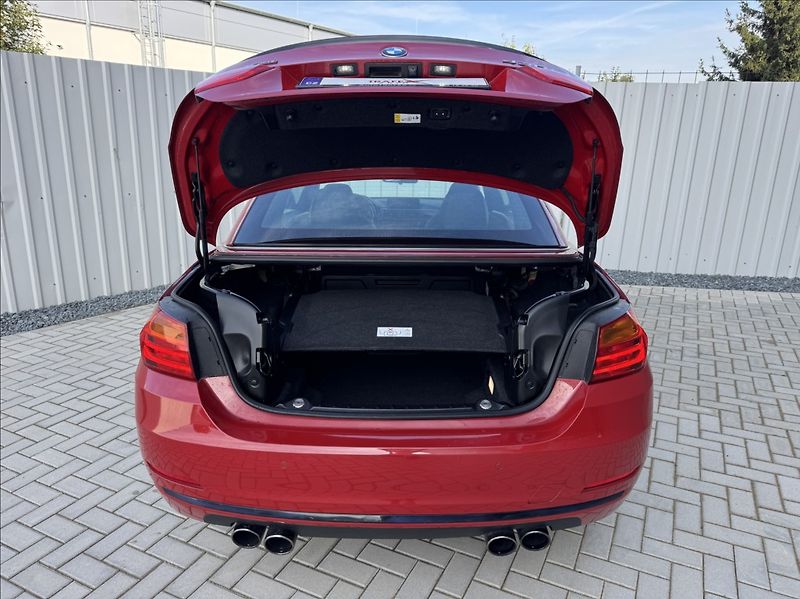 BMW Řada 4 2,0 430i xDrive Cabrio M-paket - fotka 15 z 50