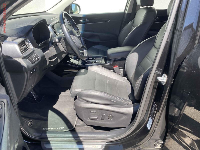 Kia Sorento (2018) 2.2 CRDi 4x4, Platinum, AT - fotka 9 z 22