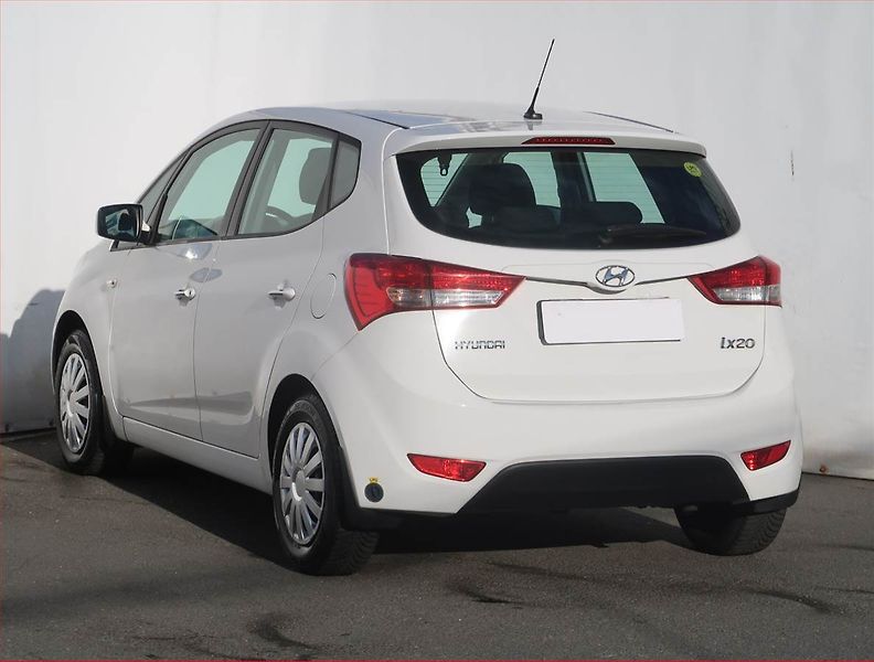 Hyundai ix20 (2014) 1.4 CVVT, LPG, ČR,1.maj - fotka 4 z 16