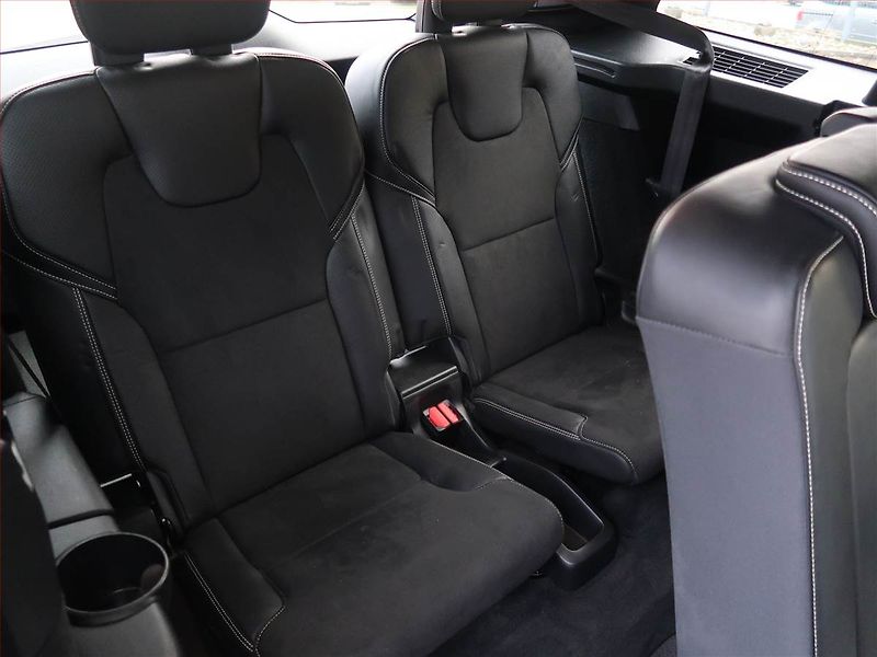 Volvo XC90 (2019) D5 AWD - fotka 10 z 31