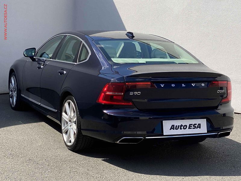 Volvo S90 (2017) 2.0 D5 AWD, 2.maj,ČR - fotka 6 z 20