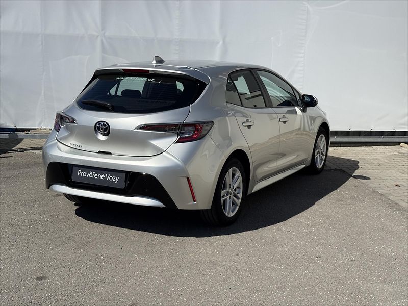 Toyota Corolla 1,2 Comfort - fotka 6 z 19
