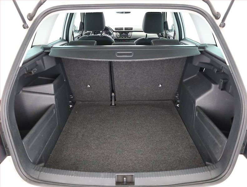Škoda Fabia (2017) 1.2 TSI, Park. senzory - fotka 17 z 18