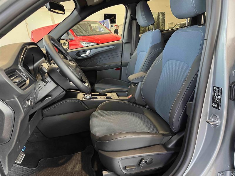 Ford Kuga (2026) 2,5 HEV eCVT 132 kW/180k  Blue - fotka 8 z 18