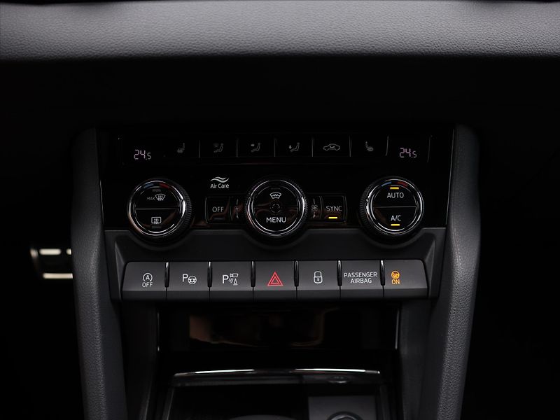 Škoda Karoq 2,0 TDI 4x4 DSG Sportline DPH - fotka 25 z 34