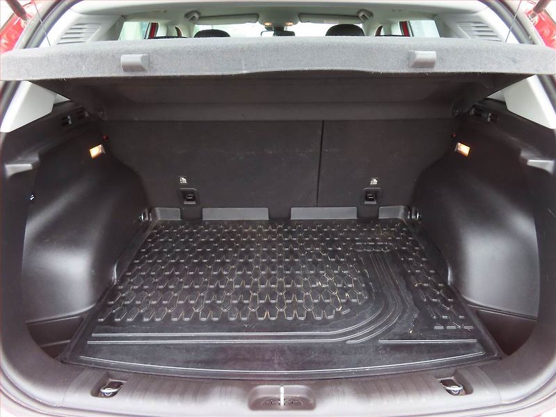 Jeep Compass (2021) 1.3 T-GDI, Automat, Serv.kniha - fotka 14 z 21