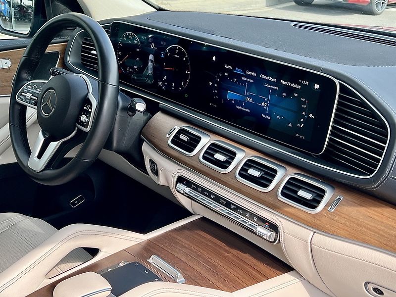 Mercedes-Benz GLE (2021) 400 d 4M AMG Line - fotka 14 z 29