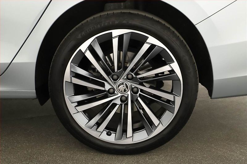 Škoda Superb (2024) 2.0 TDI - fotka 12 z 20