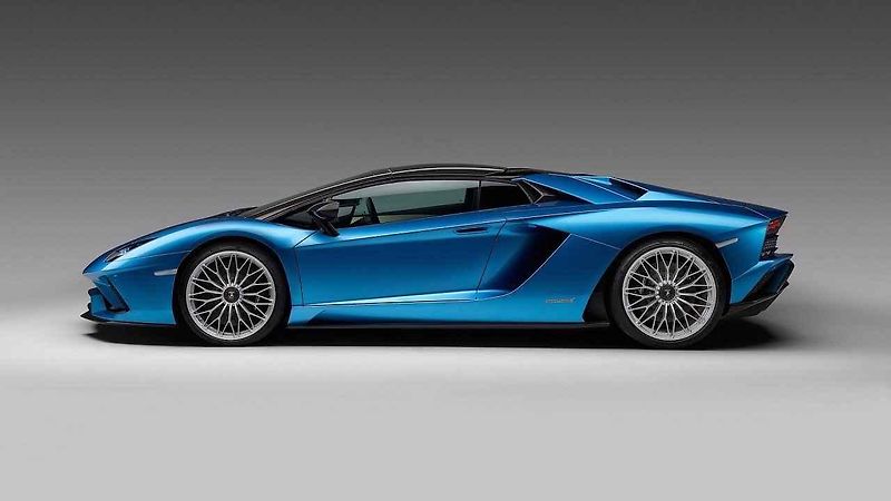 Lamborghini Aventador S Roadster.