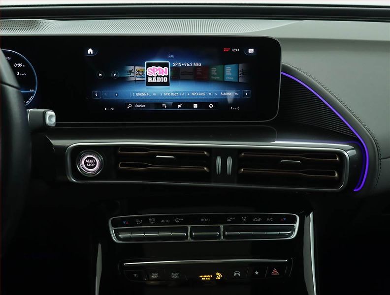 Mercedes-Benz EQC (2019) 400 4MATIC, SoH 94% - fotka 12 z 21