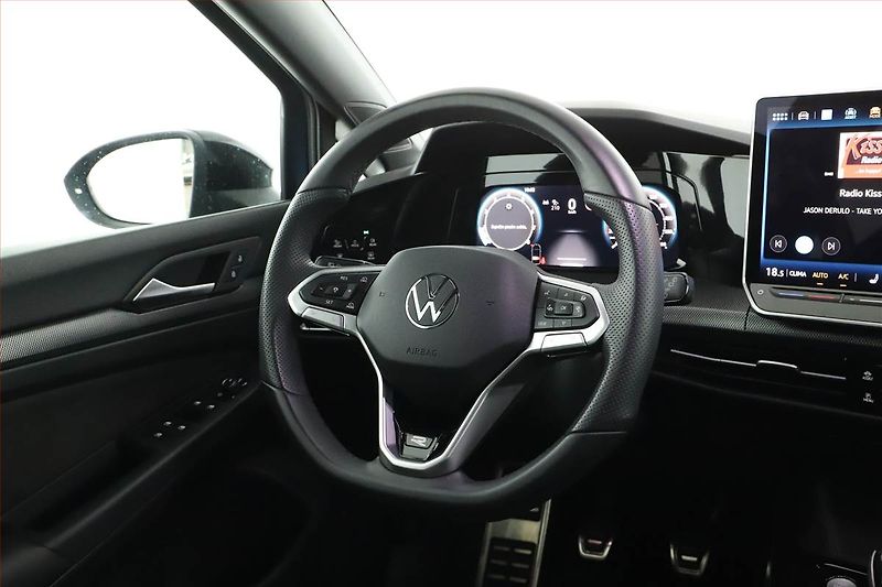 Volkswagen Golf (2025) R-Line 1.5 TSI - fotka 8 z 15