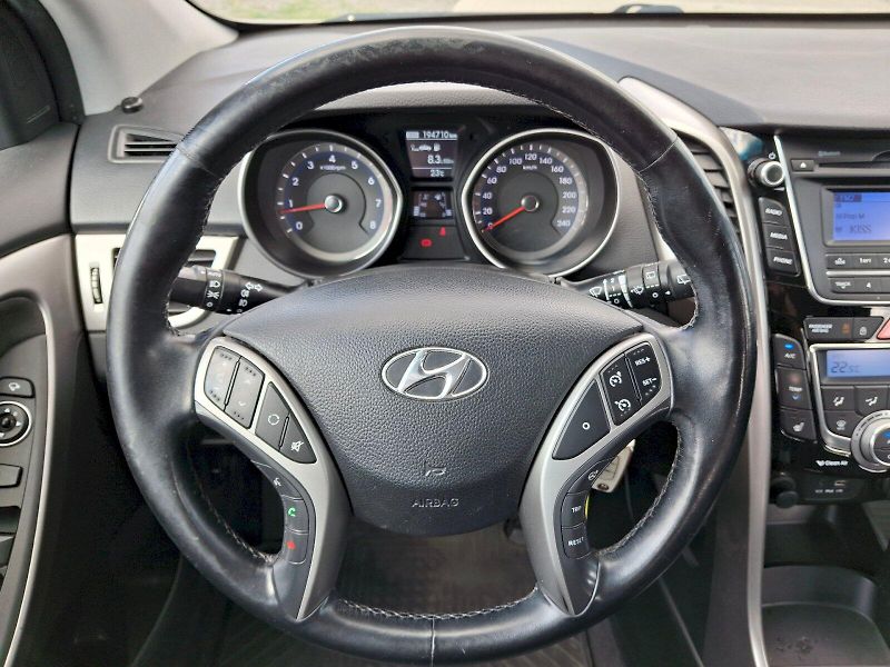 Hyundai i30 (2015) Kombi - fotka 15 z 31