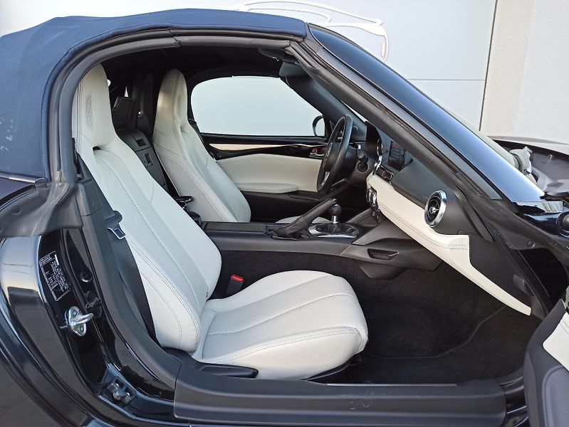 Mazda MX-5 2.0L 135kW SKYACTIV-G ČR 1.MAJ - fotka 19 z 29