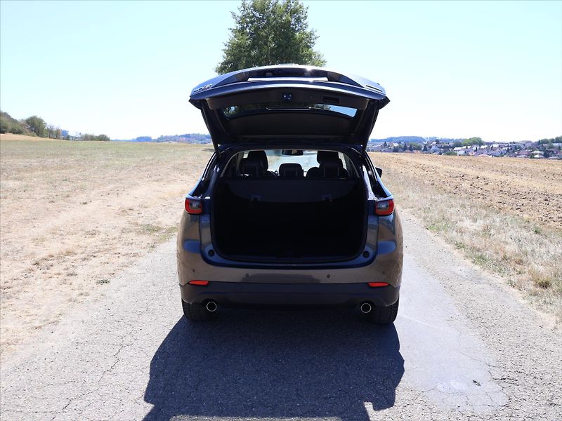 Mazda CX-5 2,5 G194 Aut. AWD Top DPH CZ - fotka 9 z 33