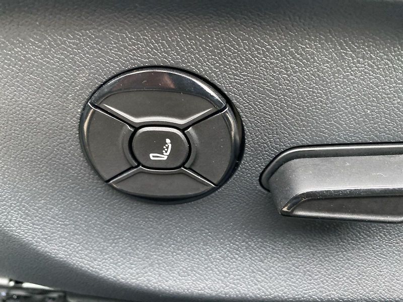 Škoda Superb (2025) Combi 2,0 TDI 4x4 DSG Sportlin - fotka 28 z 32
