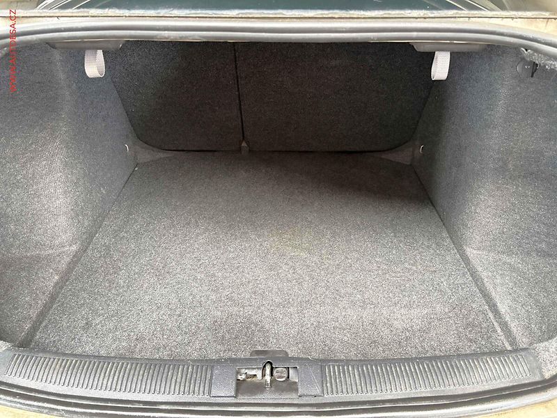 Škoda Fabia (2006) 1.4 i, AC, výhřev sed - fotka 7 z 13