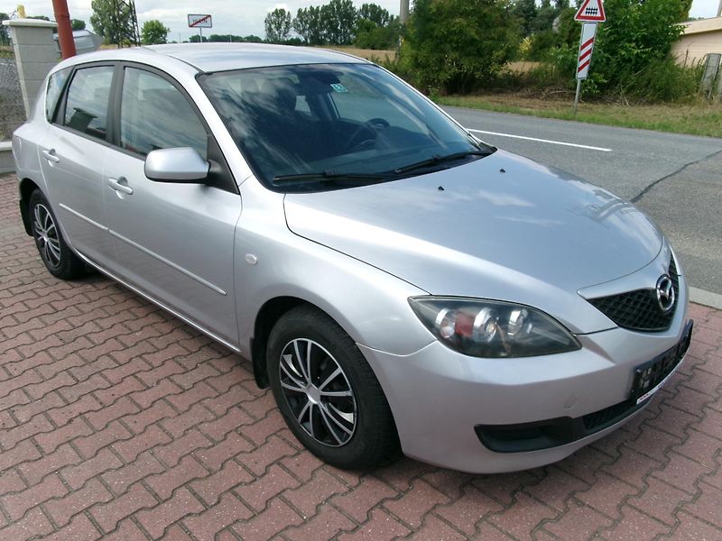 Mazda 3 (2007) 1,3i KLIMA BT NAVI - fotka 9 z 24