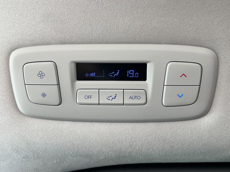 Hyundai Staria (2025) LUXURY 1.6 117kW, HEV, ČR, 1.m - fotka 28 z 30