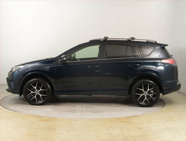 Toyota RAV4 (2018) Selection 2.0 D-4D, Serv.kniha - fotka 3 z 23