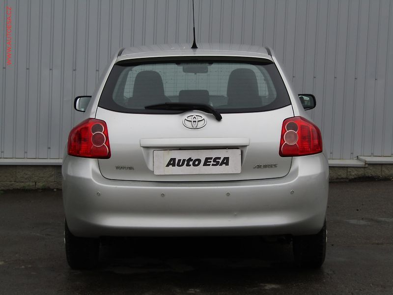 Toyota Auris (2010) 1.3 VVT-i, ČR, AC, výhřev - fotka 5 z 16