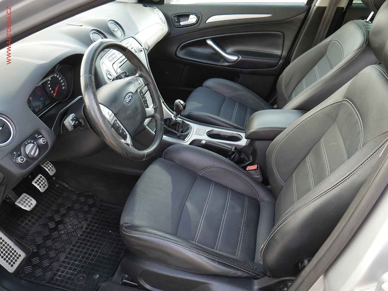 Ford Mondeo (2010) 2.0TDCi - fotka 9 z 21
