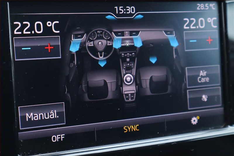 Škoda Octavia (2018) 1.5 TSI, Serv.kniha, Tempomat - fotka 16 z 22