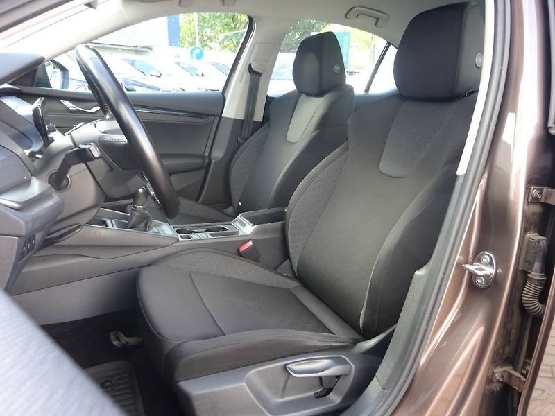 Škoda Octavia (2020) 1,5TSi /110kW Active Plus - fotka 21 z 25