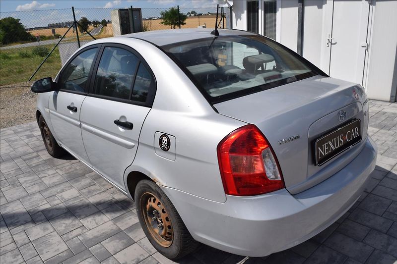 Hyundai Accent 1,4 i 71KW NOVÁ STK KLIMA - fotka 7 z 39