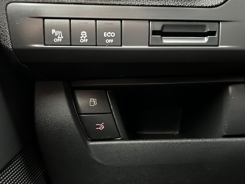Citroën DS5 2.0HDi AUTOMAT NAVI KAMERA - fotka 13 z 43