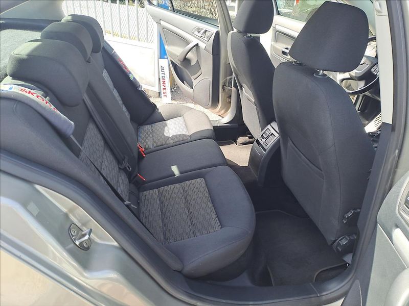 Škoda Octavia 1,6 TDI - fotka 7 z 15